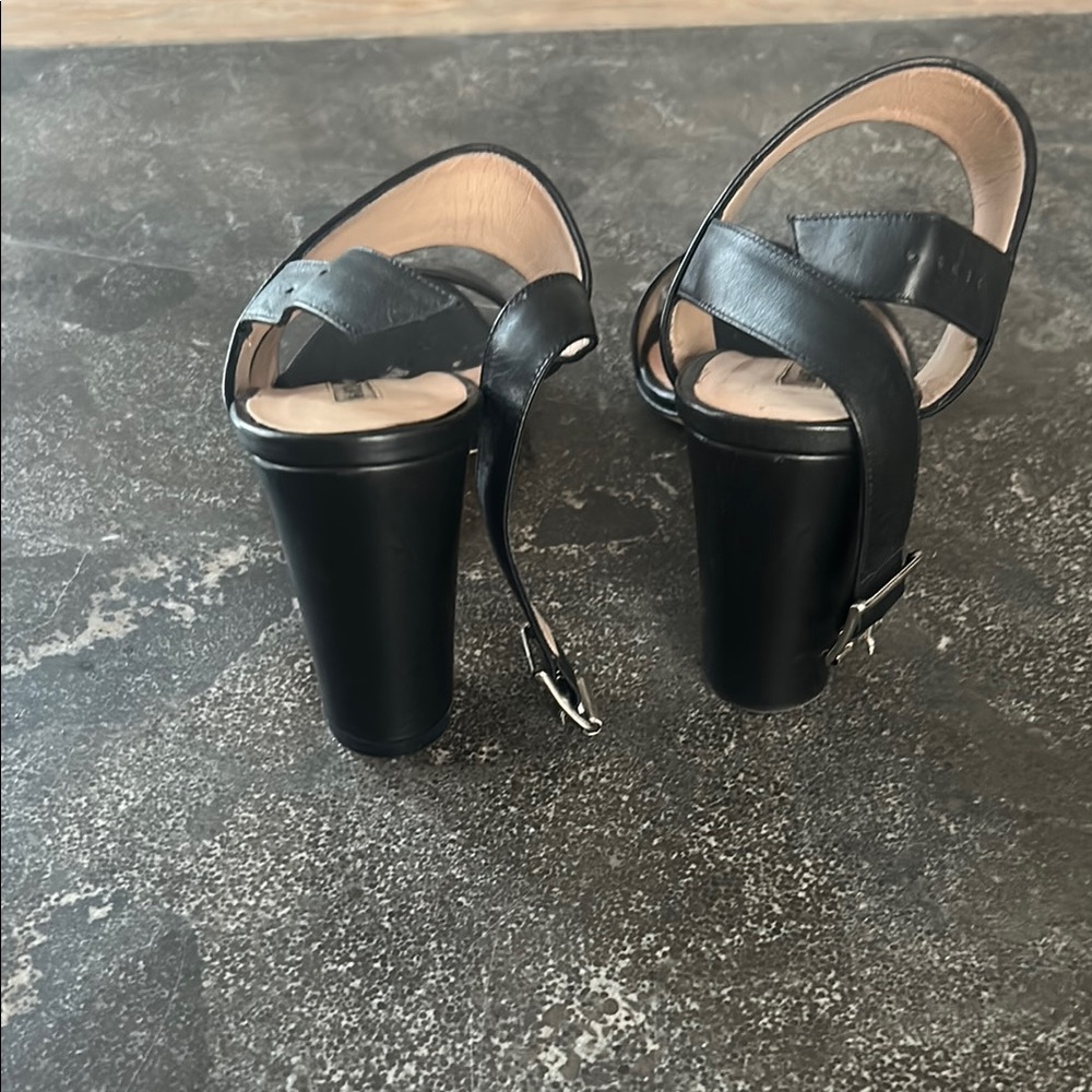 Manolo Blahnik Black Leather Sandals - Picture 3 of 5